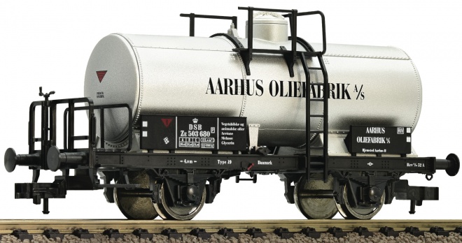 Tank car AARHUS OLIEFABRIK<br /><a href='images/pictures/Fleischmann/Fleischmann-542907.jpg' target='_blank'>Full size image</a>